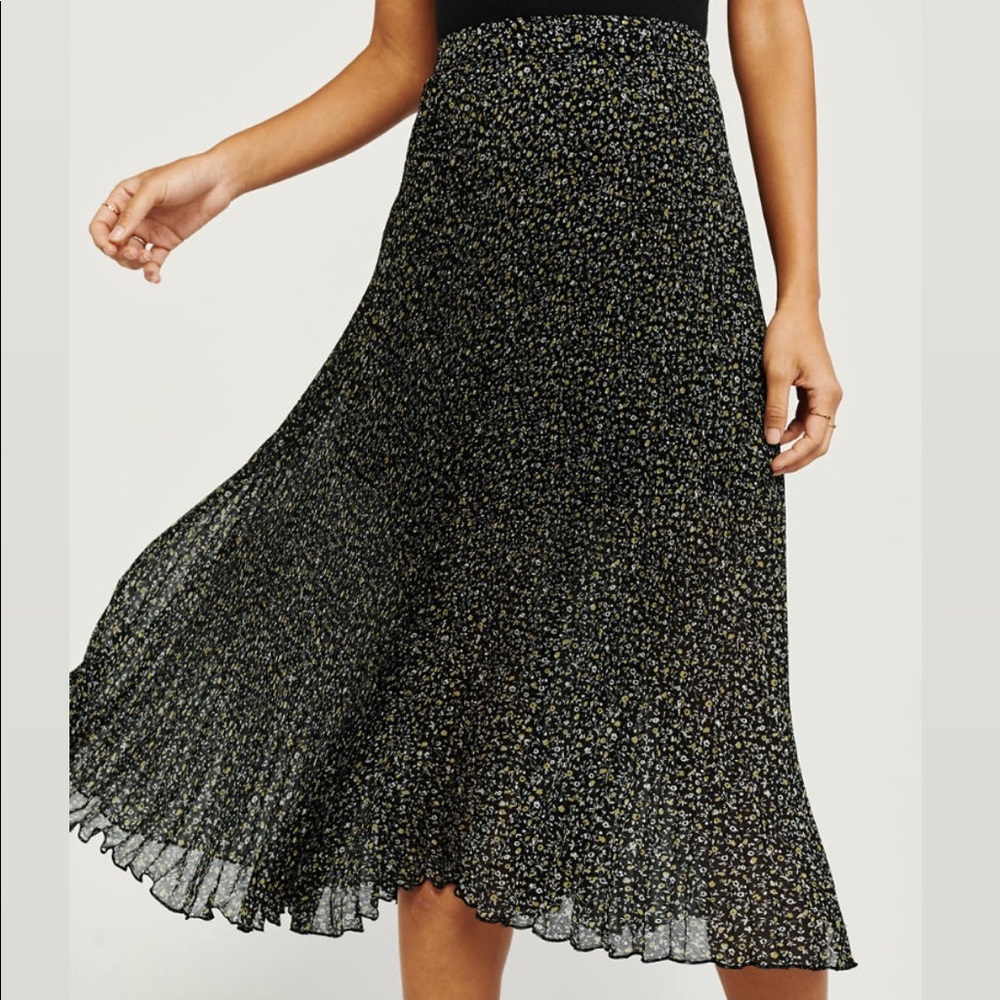 Abercrombie & Fitch Chiffon Pleated Midi Skirt Size XS